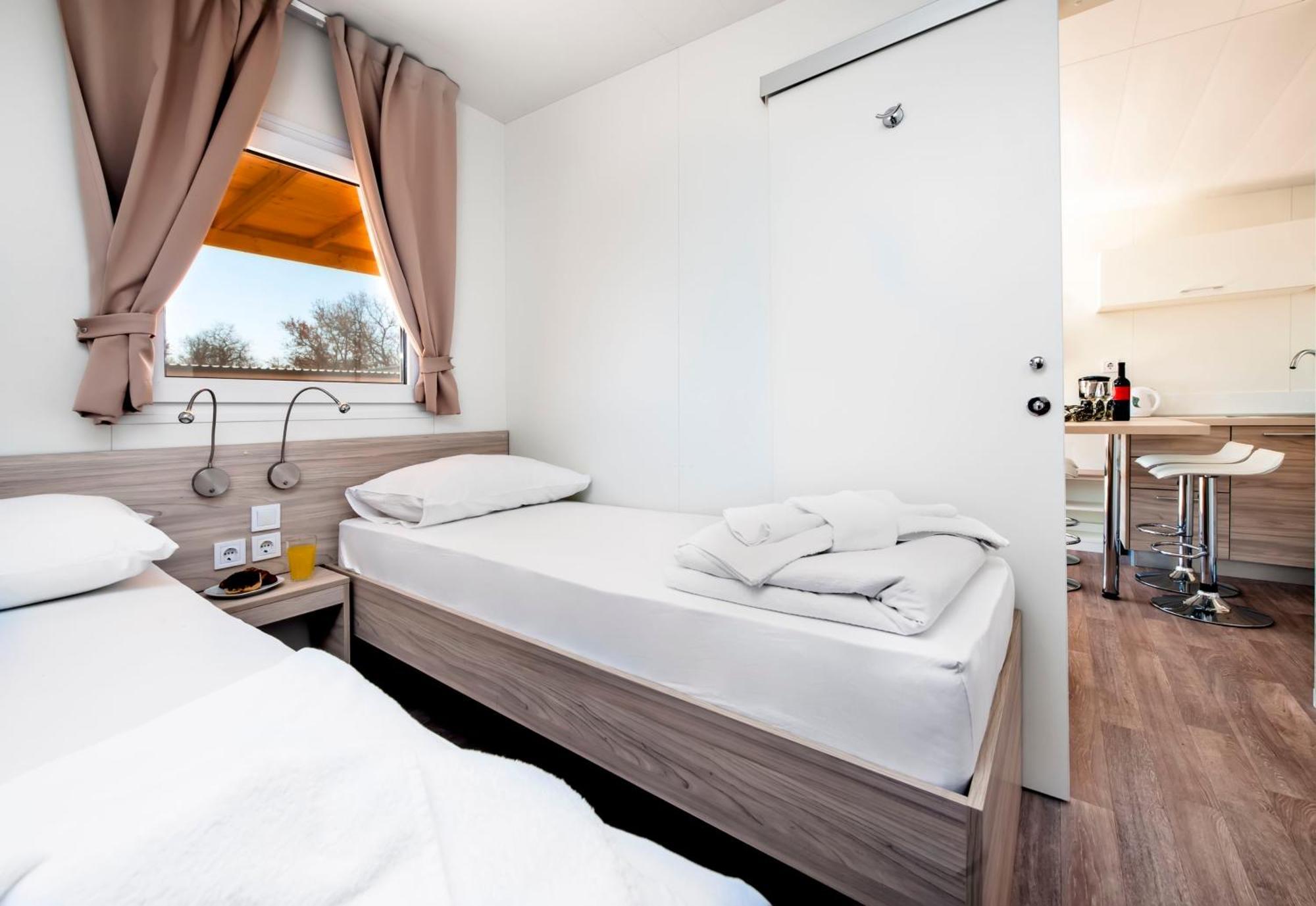 Campingplatz Eurocamp Mobile Homes At Fkk Naturist Ulika